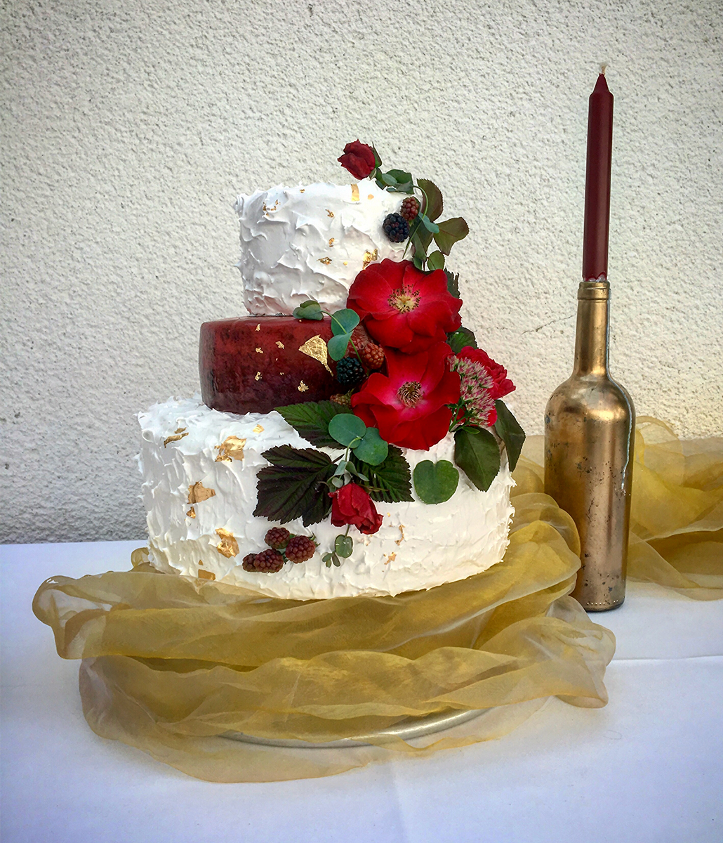 Torte Rot Gold - Brigitta Schickmaier - Konditorei für die außergewöhnlichsten Torten und Pralinen